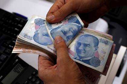 Турецкая валюта отправилась в пике - lenta.ru - Турция - Сша