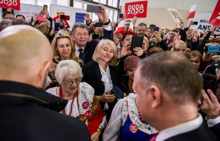Избирком Польши предупредил об отмене выборов президента из-за COVID-19 - news.ru - Польша