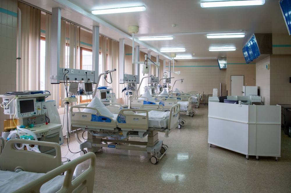 Переболевший COVID-19 врач рассказал, почему важно «сгладить» пик эпидемии - vm.ru - Владивосток
