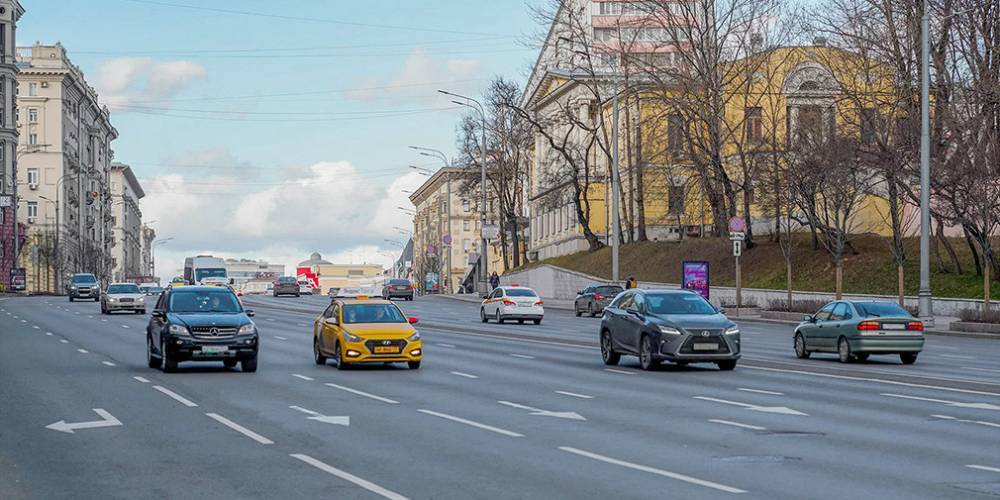 В Москве отменили штраф за отсутствие пропуска у машины на эвакуаторе - autonews.ru - Москва