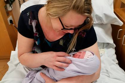 Не знавшая о беременности медсестра родила после 12-часовой смены - lenta.ru - Англия - Сандерленд