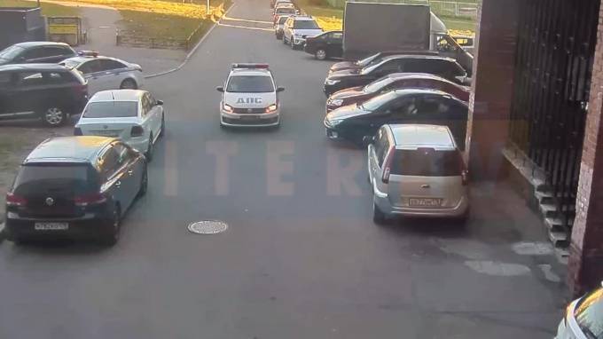Появилось видео погони за пьяным водителем Jaguar в Парголово - piter.tv - Россия - Санкт-Петербург - Ленобласть обл.
