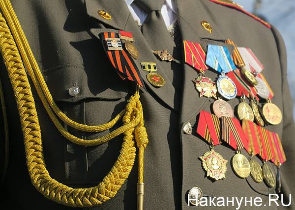 Около тысячи свердловских ветеранов получат подарочные продуктовые наборы к 9 Мая - nakanune.ru
