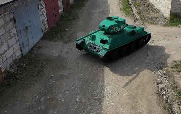 Россиянин собрал картонный танк на велоприводе - korrespondent.net - Россия