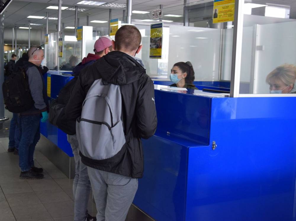 В Украину пятью рейсами эвакуировали почти 800 человек - gordonua.com - Украина - Копенгаген - Мадрид