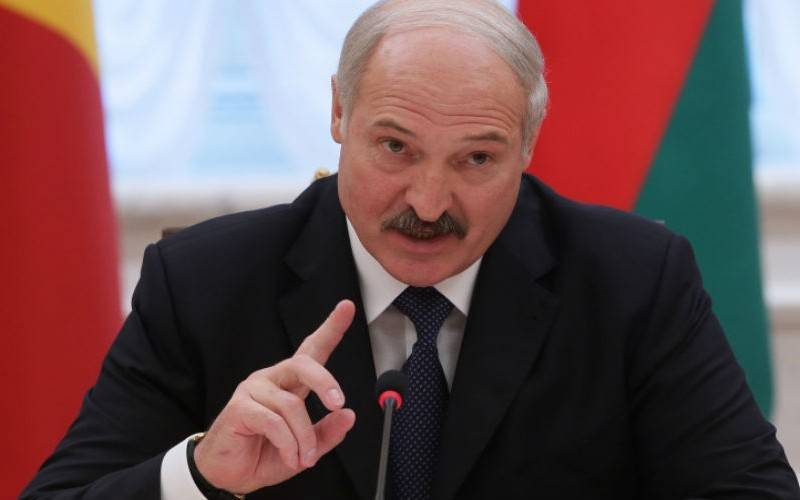 Лукашенко пригласил на Парад Победы переболевших COVID-19 - bloknot.ru - Белоруссия