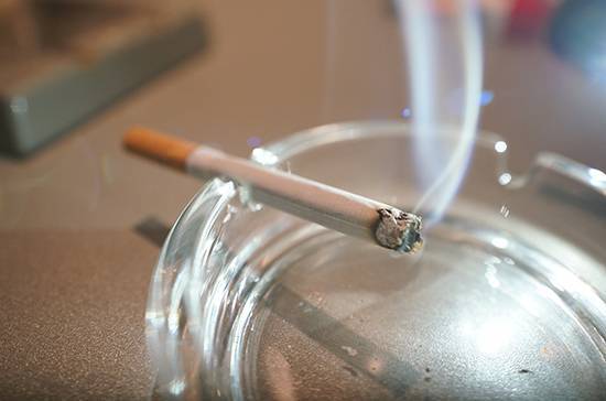 Мария Ван Керкхове - Курение приводит к развитию тяжёлой формы COVID-19, заявили в ВОЗ - pnp.ru - Женева