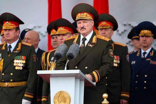 Александр Лукашенко - Лукашенко возглавил парад Победы в Минске и объяснился по поводу его проведения во время эпидемии коронавируса - versia.ru - Белоруссия - Минск