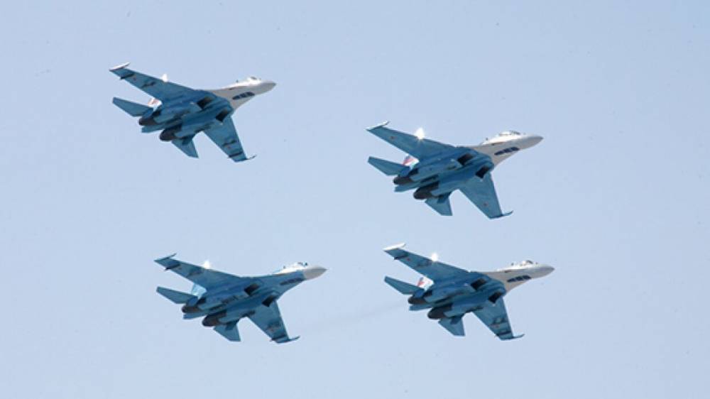 Летчики ВКС РФ провели воздушный парад Победы в Сирии - riafan.ru - Россия - Сирия - Дамаск