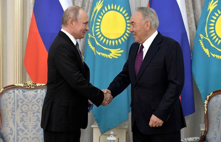 Назарбаев и Путин обсудили по телефону меры по борьбе с COVID-19 - news.ru