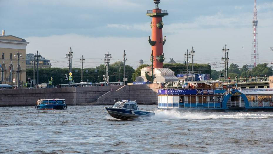 Владимир Путин - Водный транспорт включат в перечень пострадавших от COVID-19 отраслей - dp.ru - Россия