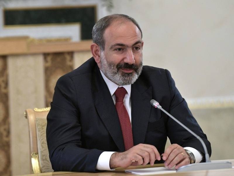 Никола Пашинян - Премьер Армении сообщил о том, что заболел коронавирусом, в день своего 45-летия - sobesednik.ru - Армения