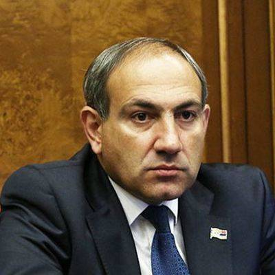 Никол Пашинян - Премьер-министр Армении и члены его семьи заразились коронавирусом - radiomayak.ru - Армения