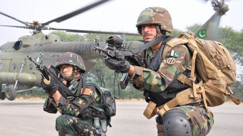Sohu: Индия и Пакистан стягивают танки к линии контроля в Кашмире - politexpert.net - Индия - Пакистан
