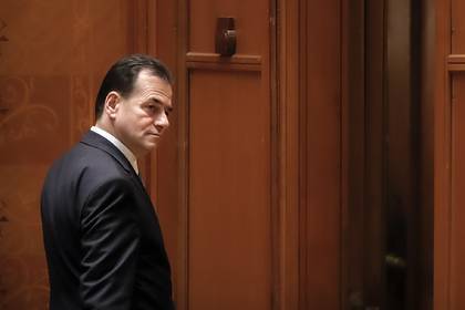 Людовик Орбан - Румынский премьер получил штраф за отсутствие маски и курение - lenta.ru - Румыния