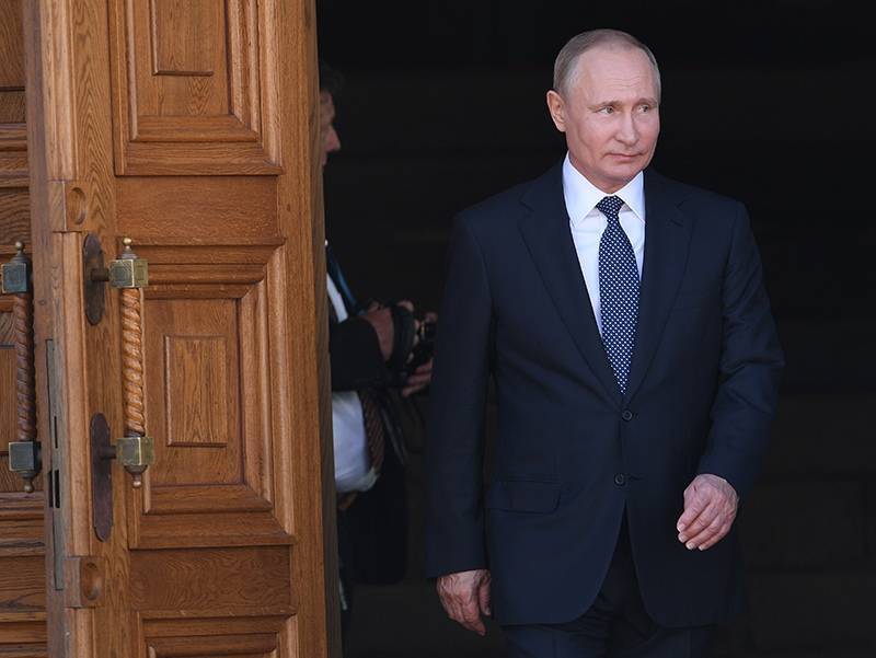 Владимир Путин - Дмитрий Песков - График Путина объяснили необходимостью беречь президента - tvc.ru
