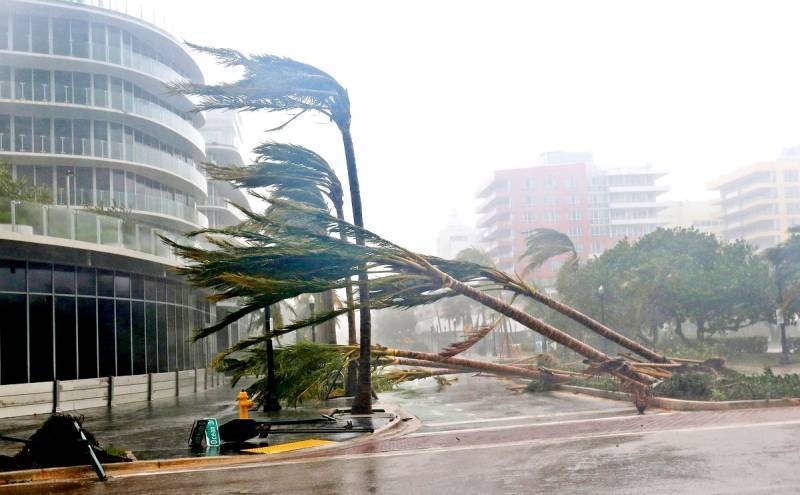 В довес к пандемии и масштабным беспорядкам, на США надвигаются ураганы - topcor.ru - Сша - штат Флорида - штат Миссури