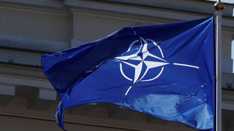 В НАТО рассказали об отмене ряда учений из-за пандемии - gazeta.ru - Россия - Лунгеск