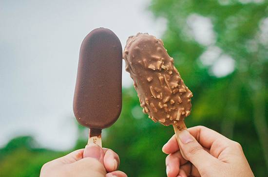 Михаил Гинзбург - Диетолог объяснил, почему опасно поедание мороженого в жару - pnp.ru