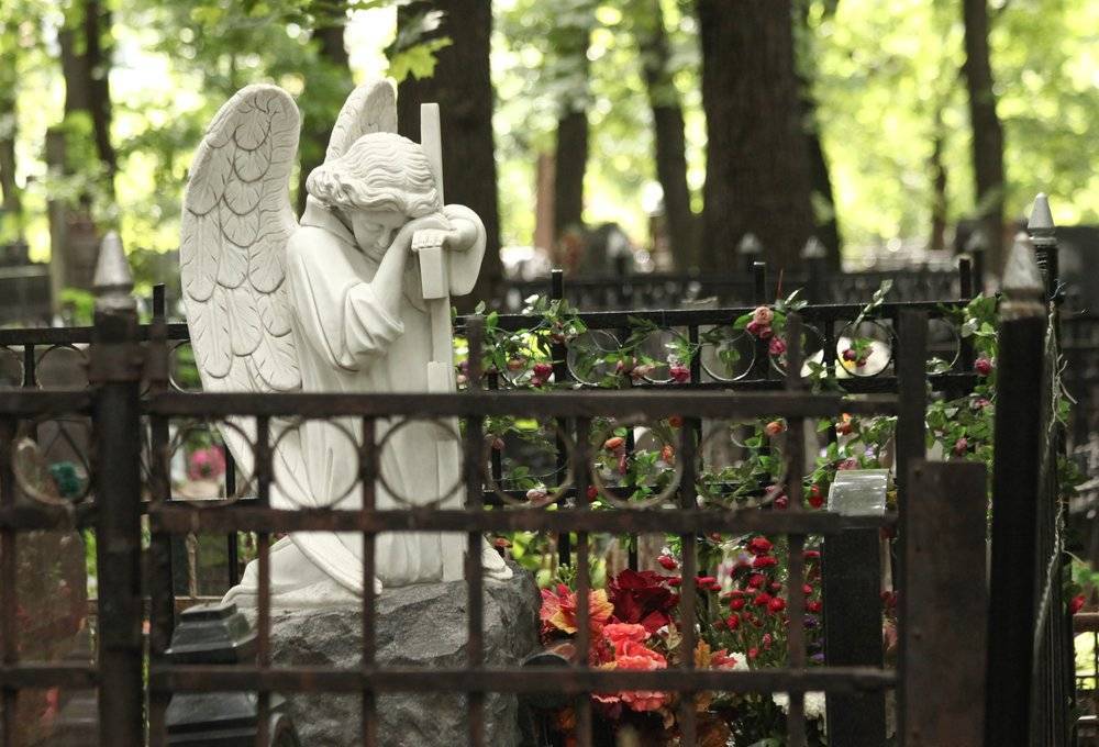 Артем Екимов - Названы правила посещения кладбищ после окончания режима самоизоляции - vm.ru