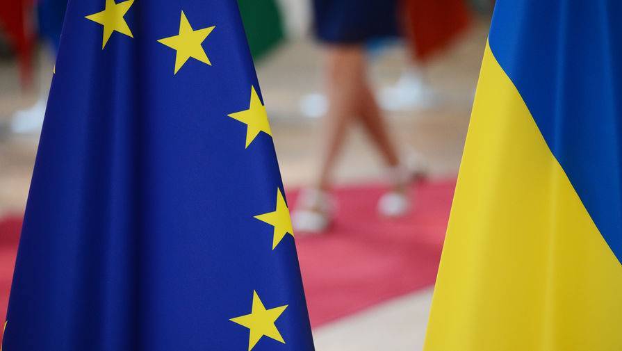 Денис Шмыгаль - ЕС выдал Украине кредит на €500 млн - gazeta.ru - Украина - Евросоюз