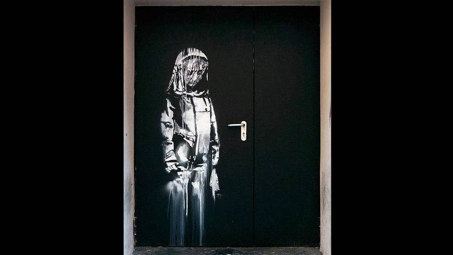 Украденную дверь «Батаклана» с работой Бэнкси нашли в Италии - gazeta.ru - Италия - Париж