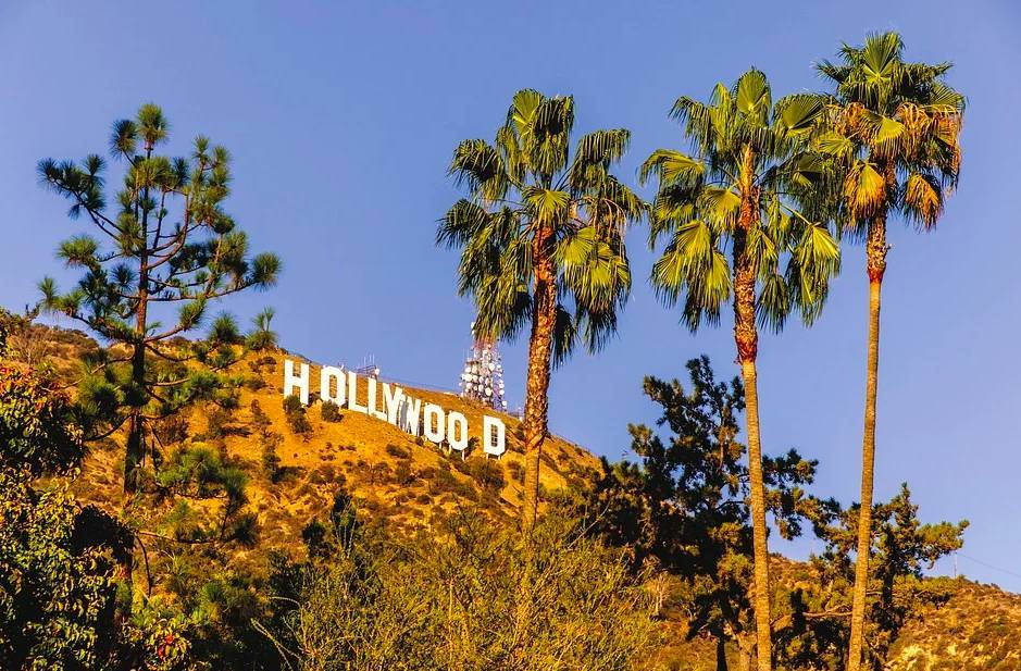 Барбара Феррер - Киностудии Голливуда возобновят съемки 12 июня - vm.ru - Сша - Лос-Анджелес
