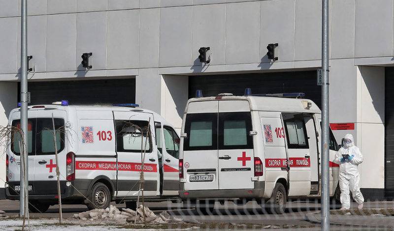 Cанитары в Москве, перевозящие трупы, пожаловались на недоплату за работу с COVID-19 - newizv.ru - Москва