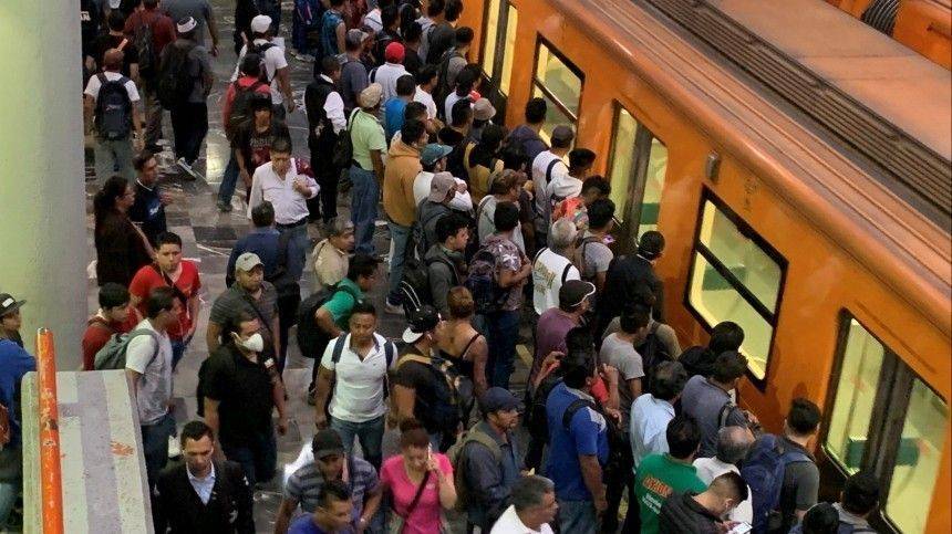В Мексике запретили говорить в метро - 5-tv.ru - Мексика - Мехико