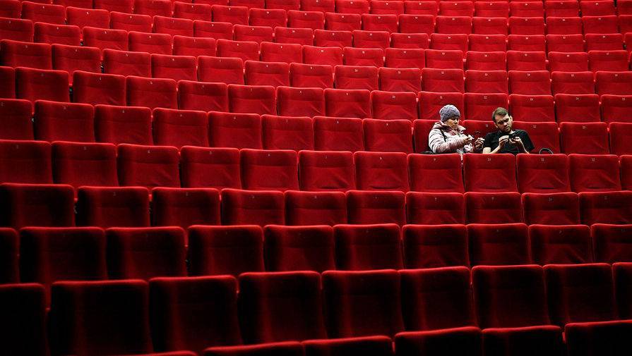 Дмитрий Чернышенко - Стало известно, когда откроются российские кинотеатры и театры - gazeta.ru - Китай