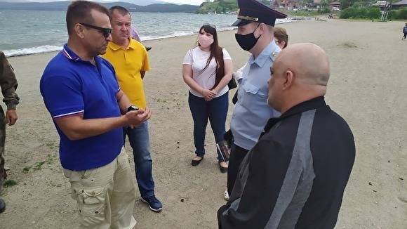 Полиция и чиновники разогнали торговцев на пляже Тургояка - znak.com - городское поселение Миасский