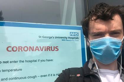 Журналист испытал вакцину от коронавируса и описал неприятный побочный эффект - lenta.ru - Англия