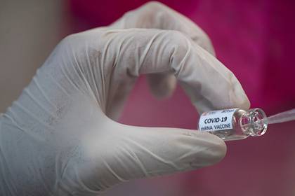 В долгосрочном иммунитете после вакцинации от коронавируса усомнились - lenta.ru - Сингапур