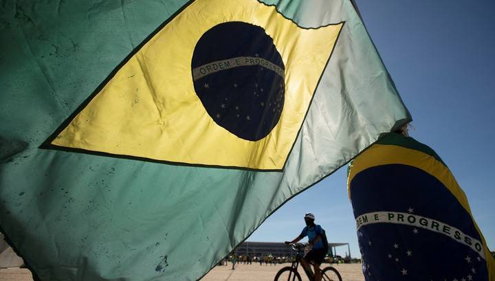 Иностранные инвесторы бегут из Бразилии - vesti.ru - Бразилия