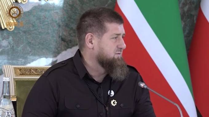 Рамзан Кадыров - Рамзан Кадыров заплакал в мечети - piter.tv - республика Чечня