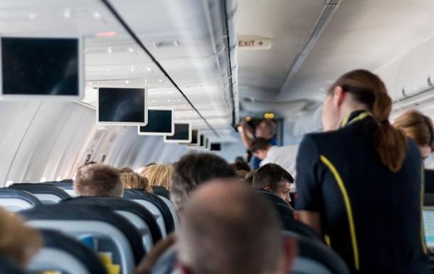 Стюардесса рассказала о возмутительных поступках пассажиров - korrespondent.net