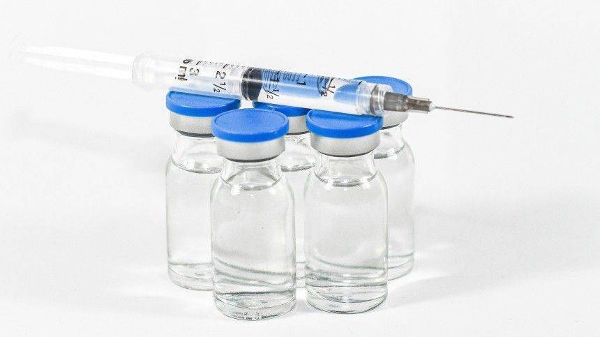 Добровольцы прошли обследование для испытания вакцины от COVID-19 - 5-tv.ru
