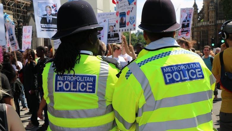 В Лондоне зафиксировали 100 случаев умышленного чиха и кашля на полицейских - newizv.ru - Англия - Лондон