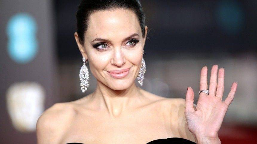 Анджелина Джоли - ТОП-10 невероятных и малоизвестных фактов об Анджелине Джоли - 5-tv.ru - Лос-Анджелес