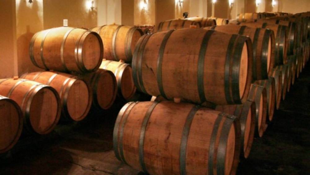 Виноделам разрешили перерабатывать вино в дезинфицирующие средства - germania.one - Франция