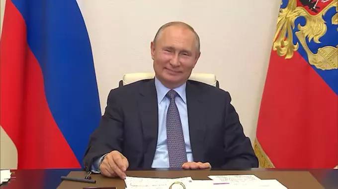 Владимир Путин - Путин призвал "как можно быстрее" снимать ограничения из-за коронавируса - piter.tv - Россия