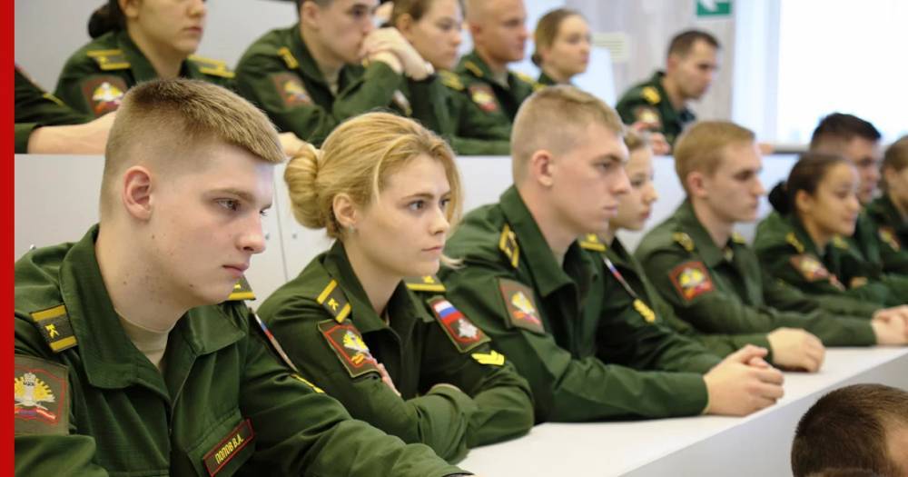 Абитуриенты поступят в военные вузы, не выезжая из региона проживания - profile.ru