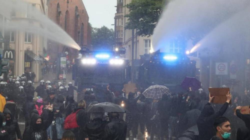 Демонстрации в Берлине и Гамбурге закончились массовыми арестами - germania.one - Берлин