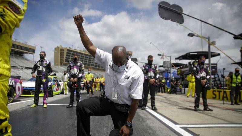 Джордж Флойд - Гоночная ассоциация NASCAR обещает заняться проблемой расовой несправедливости - golos-ameriki.ru