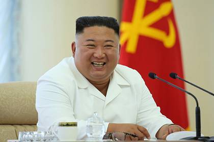 Ким Ченын - Ким Чен Ын впервые за три недели появился на публике в необычном наряде - lenta.ru - Корея - Кндр