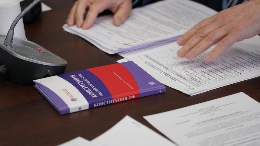 Владимир Путин - Путин: поправки к Конституции рассчитаны на годы вперед для защиты нуждающихся - 5-tv.ru