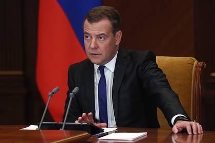 Дмитрий Медведев - Медведев предупредил о возможном росте преступности среди мигрантов - lenta.ru - Россия