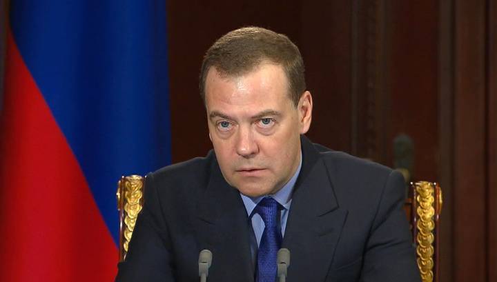 Дмитрий Медведев - Медведев предупредил о росте преступности среди мигрантов, оставшихся в России - vesti.ru - Россия