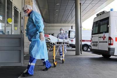 Более 1 040 человек с коронавирусом госпитализировали за сутки в Москве - pnp.ru - Москва