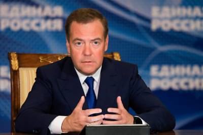 Дмитрий Медведев - Медведев назвал неэффективным закрытие границ в борьбе с коронавирусом - lenta.ru - Россия
